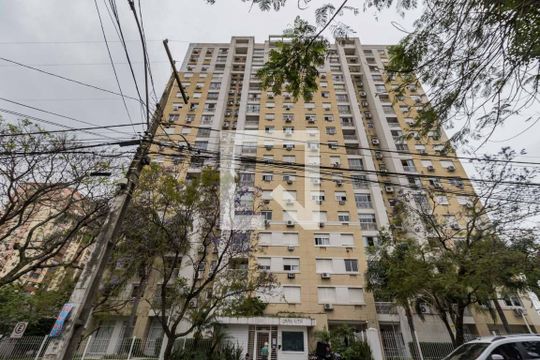 Fachada de apartamento à venda com 2 quartos, 62m² em Vila Ipiranga, Porto Alegre