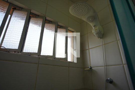Banheiro de apartamento à venda com 2 quartos, 78m² em São Geraldo, Porto Alegre