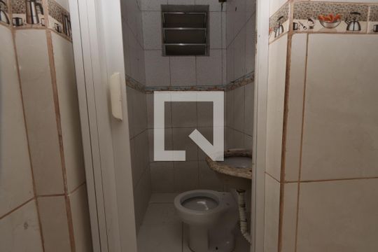 Banheiro de casa para alugar com 1 quarto, 40m² em Vila Bancaria, São Paulo