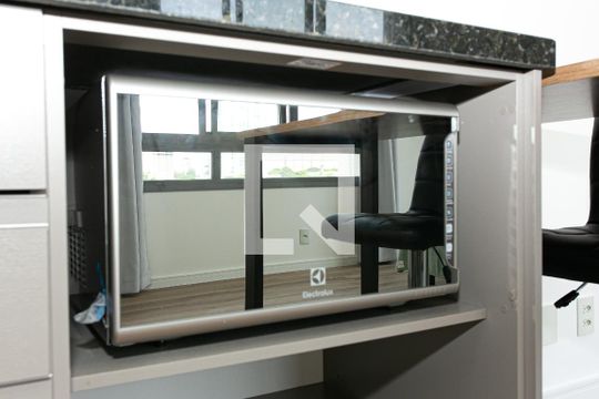 Cozinha - Microondas de kitnet/studio para alugar com 1 quarto, 31m² em Tatuapé, São Paulo