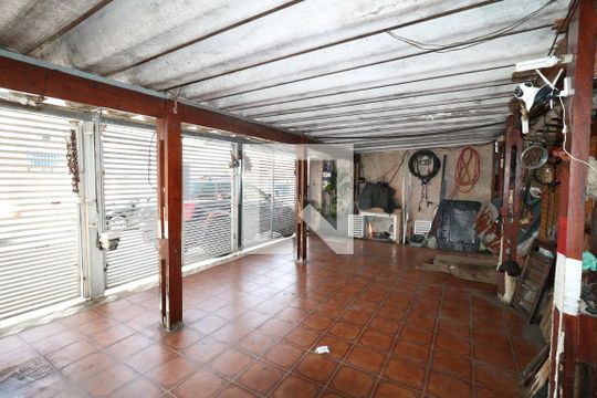 Garagem de casa para alugar com 3 quartos, 200m² em Vila Medeiros, São Paulo