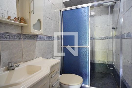 Banheiro da Suíte de casa à venda com 4 quartos, 280m² em Jardim Sabará, Porto Alegre