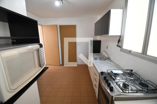 Cozinha de apartamento à venda com 1 quarto, 66m² em Vila Itapura, Campinas