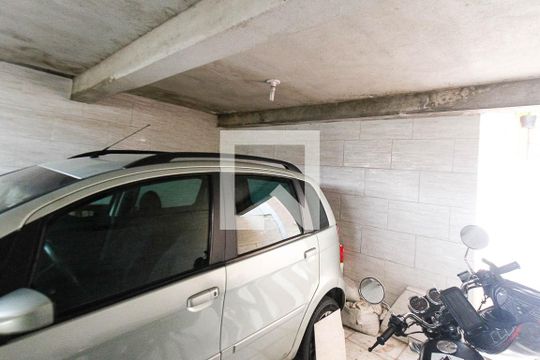 Garagem de casa à venda com 3 quartos, 160m² em Jardim Haia do Carrao, São Paulo