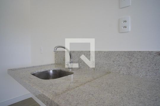 Cozinha de apartamento para alugar com 2 quartos, 60m² em Jardim do Salso, Porto Alegre