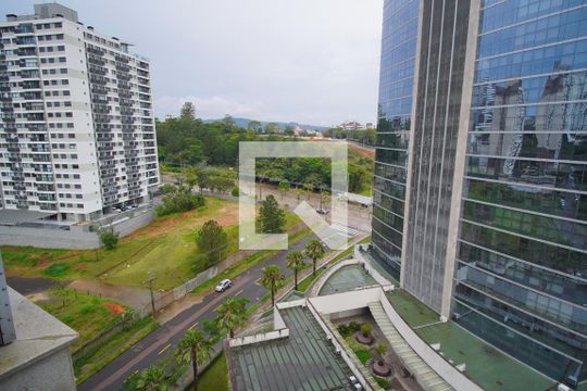 Sala - Vista de kitnet/studio à venda com 1 quarto, 72m² em Petrópolis, Porto Alegre