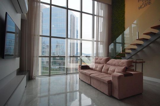 Sala de kitnet/studio à venda com 1 quarto, 72m² em Petrópolis, Porto Alegre