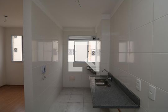 Cozinha de apartamento para alugar com 2 quartos, 43m² em Cidade São Mateus, São Paulo