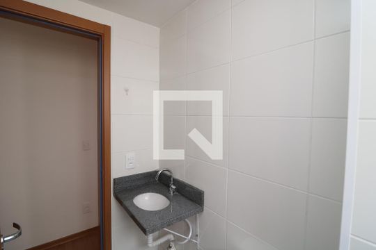 Banheiro de apartamento para alugar com 2 quartos, 43m² em Cidade São Mateus, São Paulo