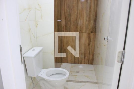 Banheiro de apartamento para alugar com 2 quartos, 36m² em Vila das Bandeiras, Guarulhos