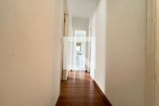 Corredor de apartamento à venda com 3 quartos, 68m² em Chácara Inglesa, São Paulo