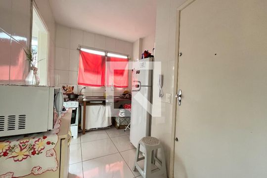 Cozinha de apartamento à venda com 3 quartos, 68m² em Chácara Inglesa, São Paulo