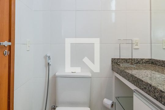 Banheiro Social de apartamento para alugar com 4 quartos, 107m² em Buritis, Belo Horizonte