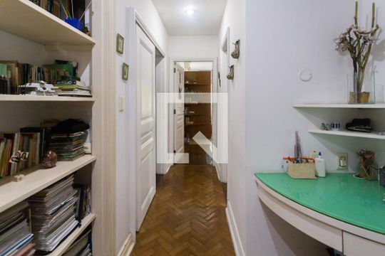 Corredor de apartamento à venda com 3 quartos, 230m² em Flamengo, Rio de Janeiro