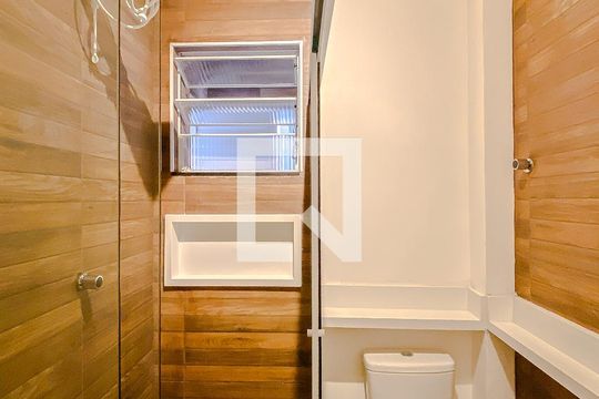 Banheiro de apartamento para alugar com 1 quarto, 65m² em Brás, São Paulo