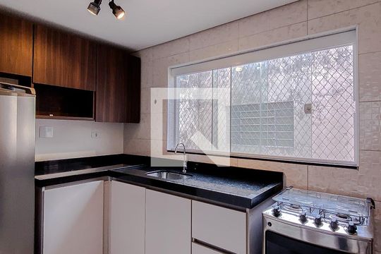 Cozinha de apartamento para alugar com 1 quarto, 65m² em Brás, São Paulo