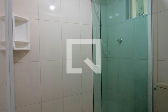 Banheiro de apartamento para alugar com 2 quartos, 50m² em Conjunto Residencial José Bonifácio, São Paulo