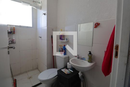Banheiro de apartamento para alugar com 2 quartos, 60m² em Rio Branco, Canoas