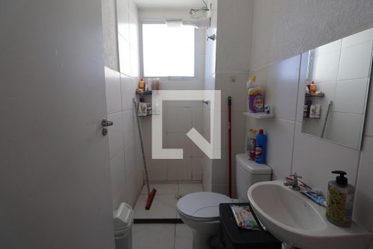 Banheiro de apartamento para alugar com 2 quartos, 60m² em Rio Branco, Canoas