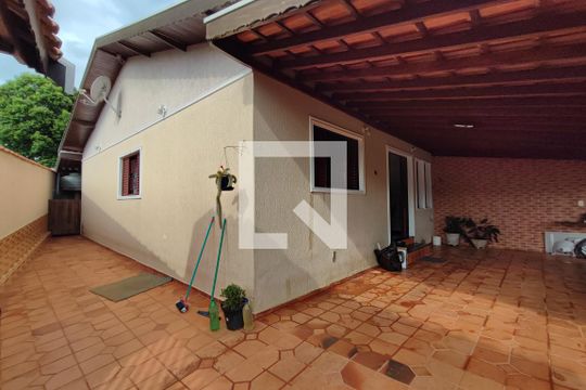 Quintal de casa à venda com 3 quartos, 326m² em Vila Lourdes, Campinas