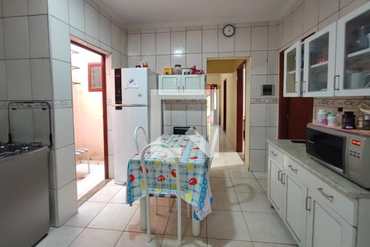 Cozinha de casa à venda com 3 quartos, 326m² em Vila Lourdes, Campinas
