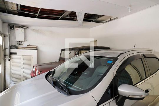 Garagem 1 de casa à venda com 3 quartos, 340m² em Santa Paula, São Caetano do Sul