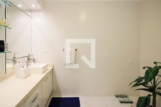 Banheiro da Suíte 1 de casa à venda com 3 quartos, 340m² em Santa Paula, São Caetano do Sul