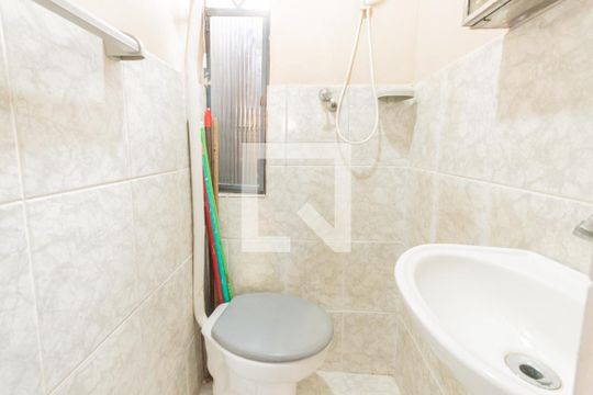 Banheiro Suíte 2 (terraço) de casa para alugar com 2 quartos, 70m² em Vila Isabel, Rio de Janeiro