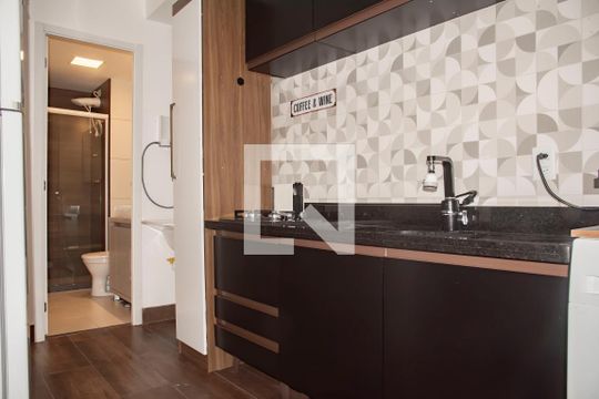 Cozinha de apartamento para alugar com 2 quartos, 37m² em Chácara Inglesa, São Paulo