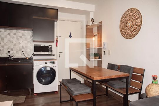 Sala de apartamento para alugar com 2 quartos, 37m² em Chácara Inglesa, São Paulo
