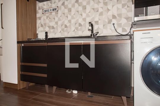 Cozinha de apartamento para alugar com 2 quartos, 37m² em Chácara Inglesa, São Paulo
