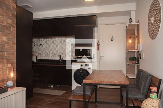 Sala de apartamento para alugar com 2 quartos, 37m² em Chácara Inglesa, São Paulo