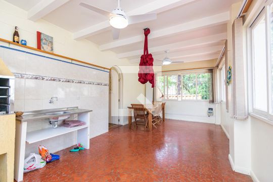 Área comum - Sala de churrasqueira de casa à venda com 4 quartos, 205m² em Santo Antônio, Porto Alegre