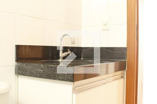 Banheiro Social de apartamento para alugar com 2 quartos, 49m² em Chácara Contagem, Contagem