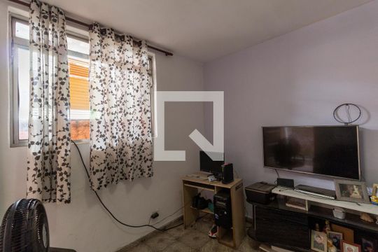 Sala de casa à venda com 2 quartos, 80m² em Burgo Paulista, São Paulo