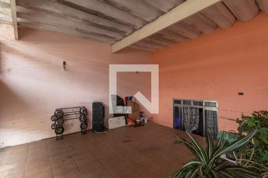 Garagem de casa à venda com 2 quartos, 80m² em Burgo Paulista, São Paulo