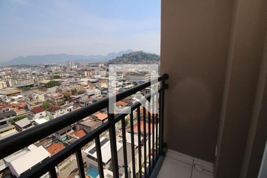 Varanda de apartamento para alugar com 2 quartos, 46m² em Ramos, Rio de Janeiro