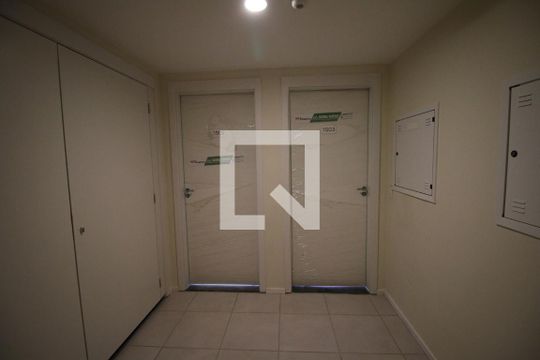 Fachada do apartamento de apartamento para alugar com 2 quartos, 46m² em Ramos, Rio de Janeiro