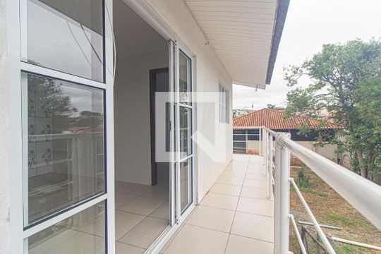 Entrada de kitnet/studio para alugar com 1 quarto, 35m² em Cachoeira, Almirante Tamandaré