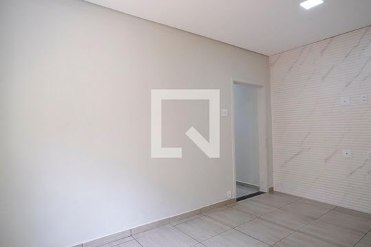 Sala de casa para alugar com 2 quartos, 72m² em Cerâmica, São Caetano do Sul