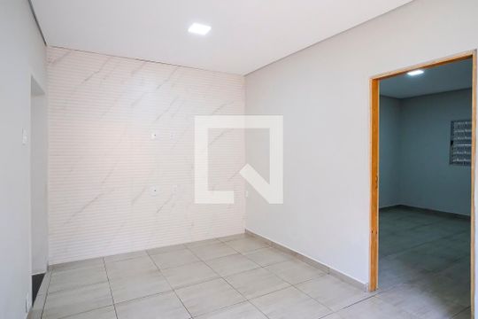 Sala de casa para alugar com 2 quartos, 72m² em Cerâmica, São Caetano do Sul