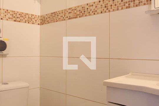 Lavabo de casa para alugar com 3 quartos, 89m² em Utinga, Santo André