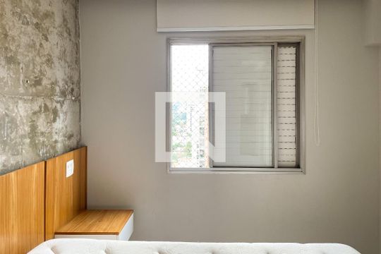 Quarto 1 de apartamento para alugar com 1 quarto, 71m² em Vila Madalena, São Paulo