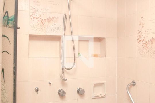 Banheiro 1 de apartamento à venda com 3 quartos, 123m² em Centro Histórico, Porto Alegre