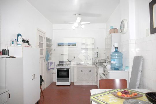 Cozinha de apartamento à venda com 3 quartos, 123m² em Centro Histórico, Porto Alegre