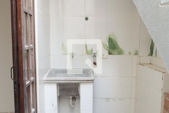 Lavanderia de casa para alugar com 1 quarto, 60m² em Centro, Embu das Artes