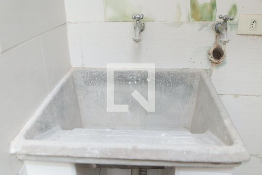 Lavanderia de casa para alugar com 1 quarto, 60m² em Centro, Embu das Artes