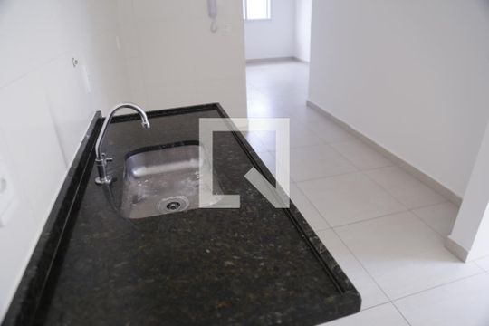 Cozinha de apartamento à venda com 2 quartos, 48m² em Vila Santa Edwiges, São Paulo