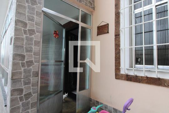 Entrada de casa à venda com 3 quartos, 455m² em Lins de Vasconcelos, Rio de Janeiro
