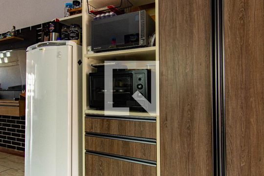 Casa à venda com 3 quartos, 168m² em São José, Canoas